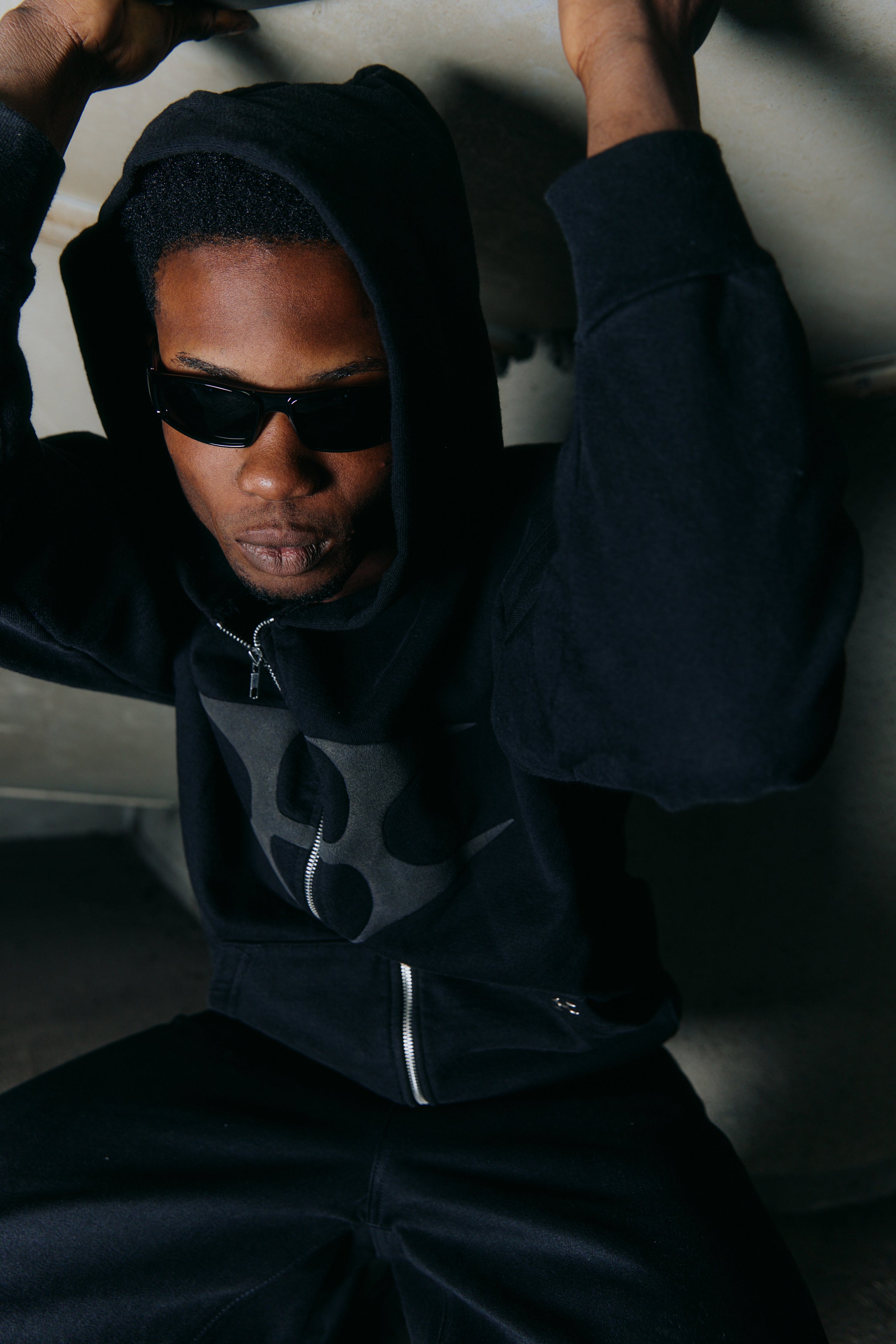 LOGO SUNGLASSES BLACK – HELIX