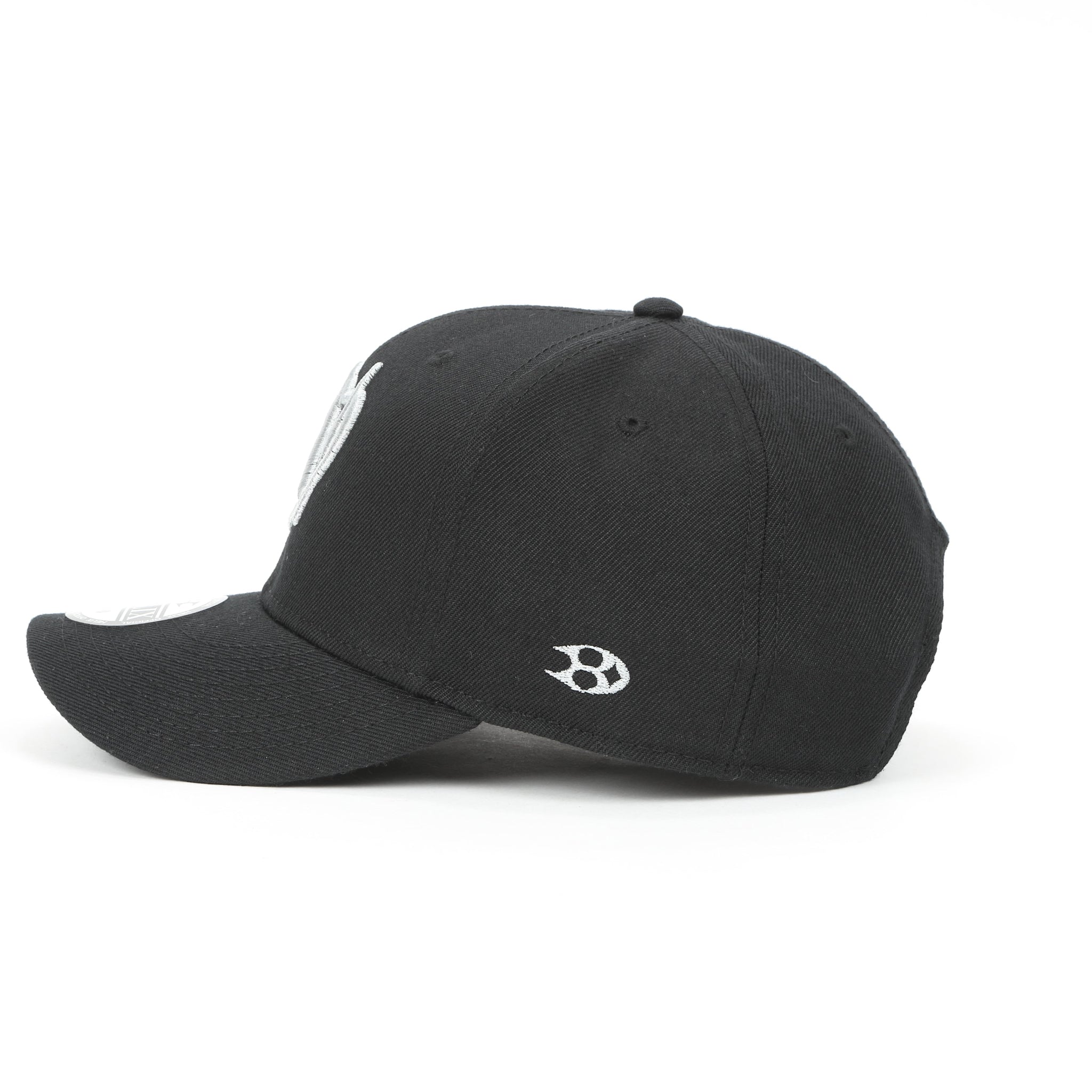 LOGO CHARM CAP BLACK – HELIX