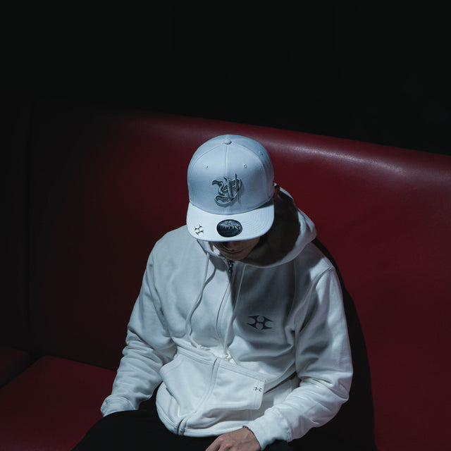 HELIX LOGO CHARM CAP WHITE